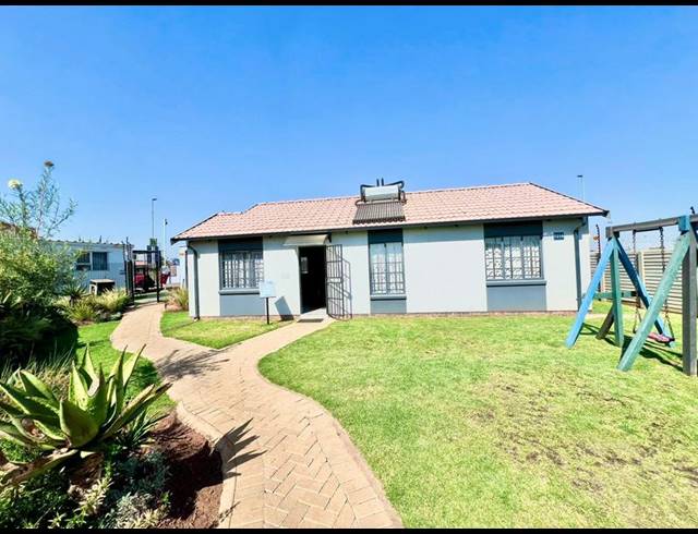 3 BEDROOM HOUSE FOR SALE IN SKY CITY